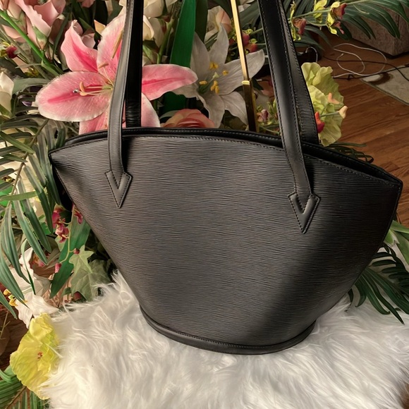LOUIS VUITTON black Epi Saint Jacques in excellent condition. Authenticated - Picture 6 of 17